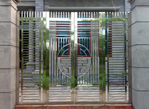 mau-cong-inox-4-canh-dep