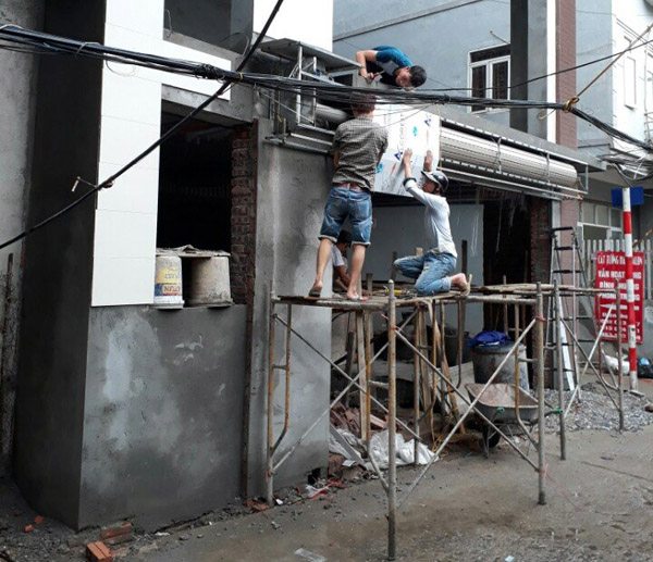 cua-cuon-austdoor-khe-thoang