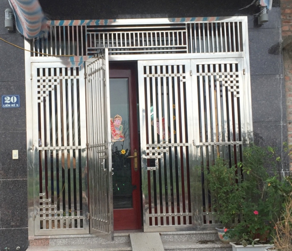 mau-cua-inox-304-dep