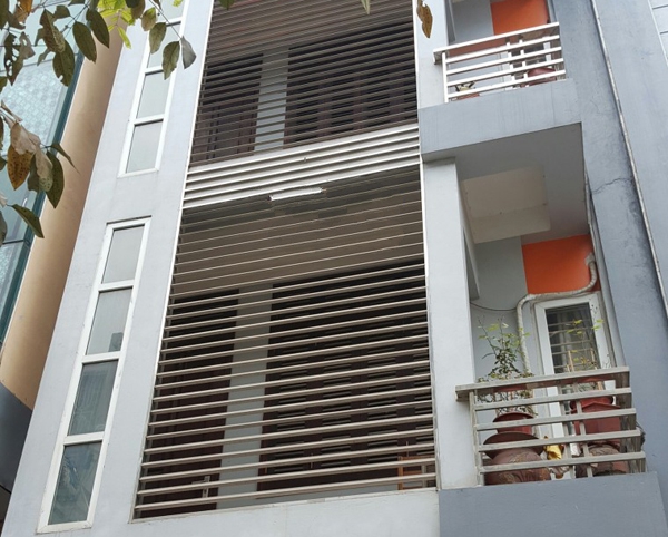 mau-lan-can-ban-cong-inox-dep-don-gian