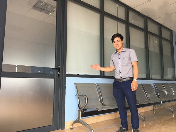 mau-cua-nhom-kinh-viet-phap-dep