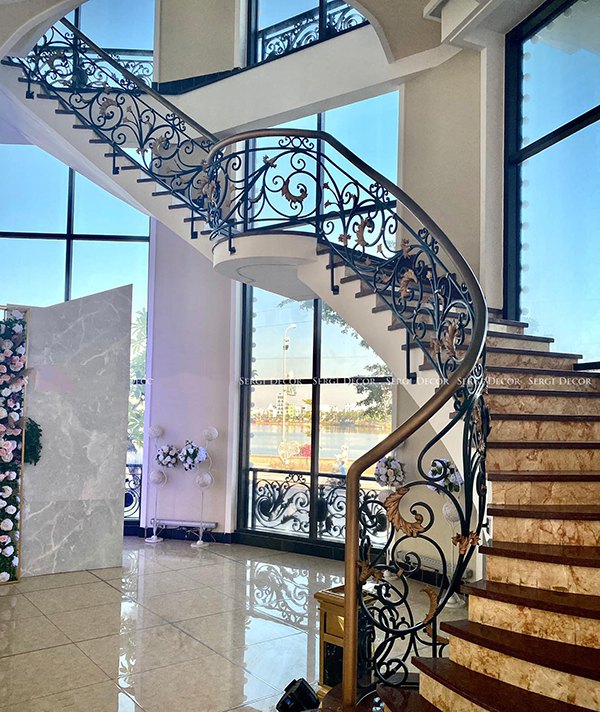 Cầu thang sắt nghệ thuật là sự kết hợp hoàn hảo giữa tính thẩm mỹ và tính ứng dụng. Hãy cùng ngắm nhìn những mẫu cầu thang sắt nghệ thuật độc đáo và đẹp mắt trong tư cách của người nghệ sĩ.