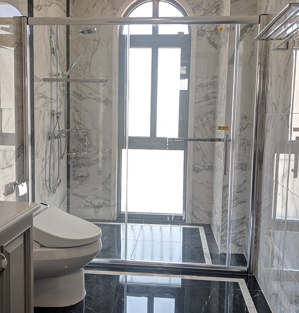 Buồng Tắm Đứng Cửa Lùa: Giải Pháp Tối Ưu Cho Nhà Vệ Sinh Diện Tích Hẹp phong tam kinh dep 24