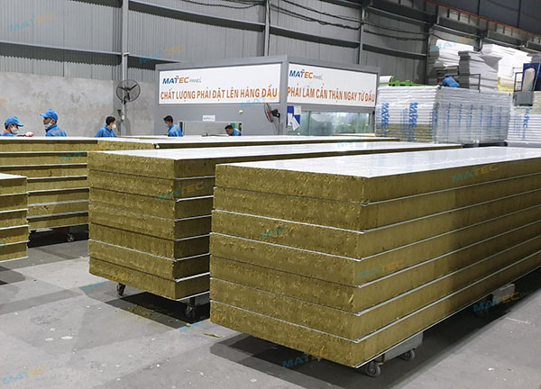 tam panel cach nhiet 4