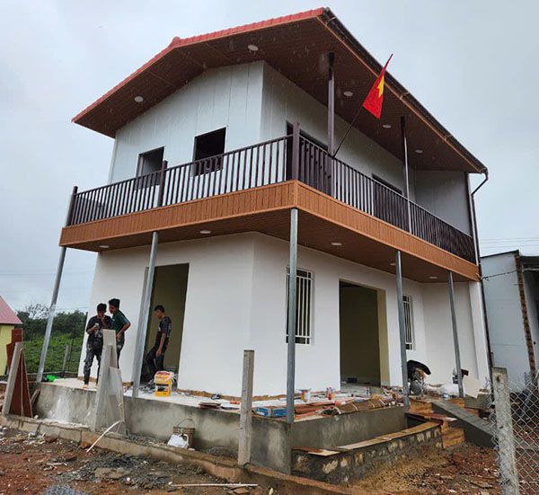 nha khung thep 2 tang 4