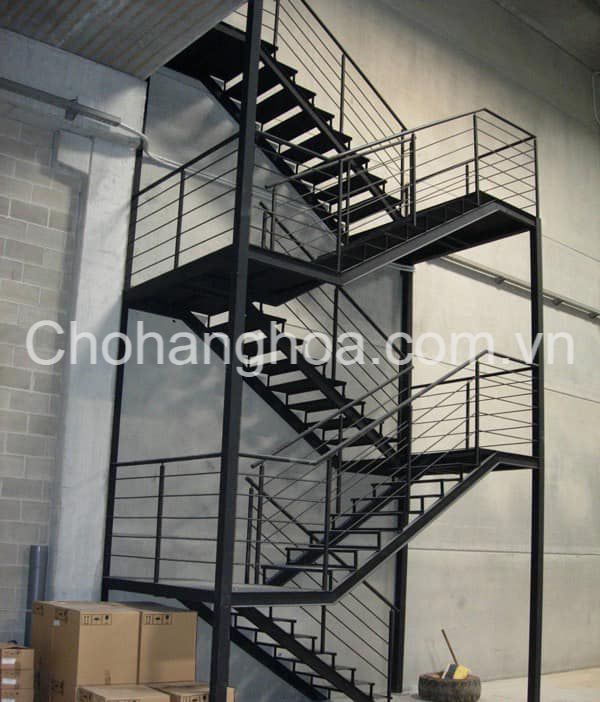 Báo Giá Cầu Thang Sắt Ngoài Trời Mới Nhất – Rẻ Mà Chất Lượng Bất Ngờ! Cau thang sat ngoai troi 12