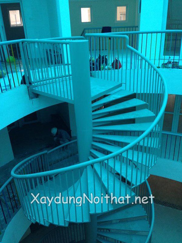 cau thang sat thoat hiem 7